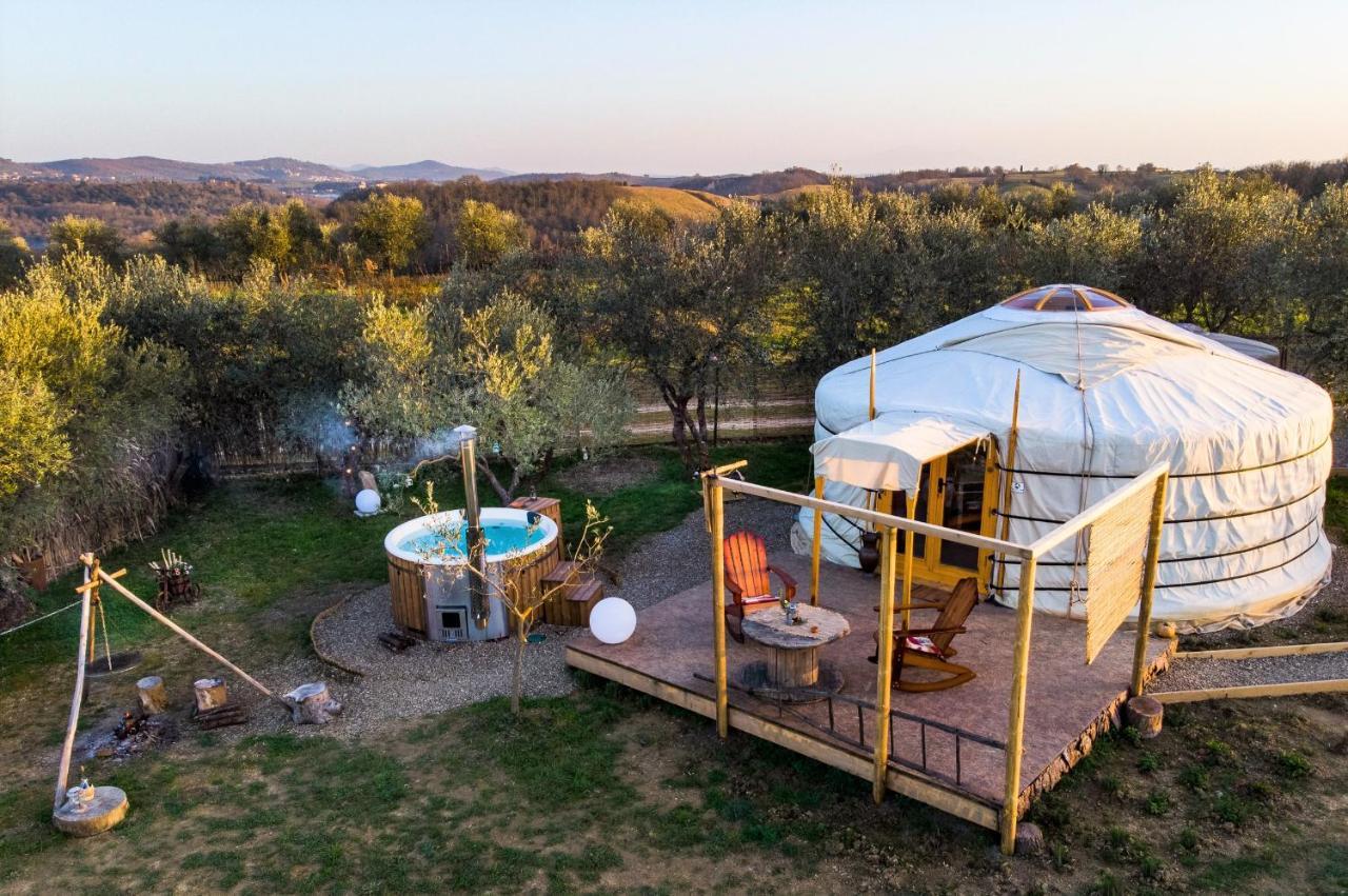 2 Cuori E 1 Yurta Glamping In Tuscany - Adults Only