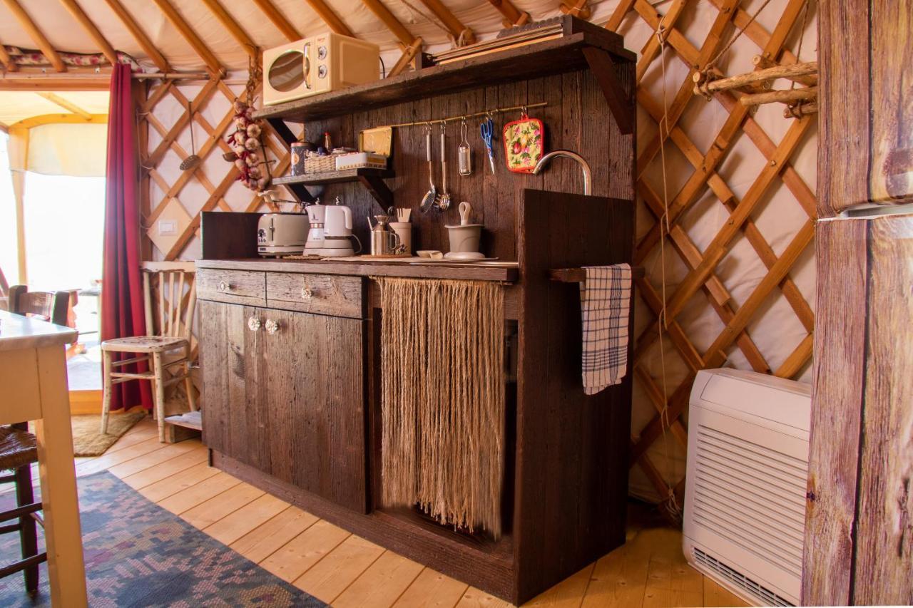 2 Cuori E 1 Yurta Glamping In Tuscany - Adults Only Luxuszelt Asciano