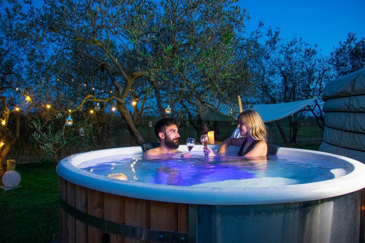 2 Cuori E 1 Yurta Glamping In Tuscany - Adults Only Luxuszelt Asciano